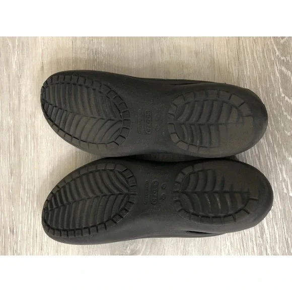 Crocs Black Women's Sandal Black Rubber 10 Slip On Lightweight Comfort Shoes - Picture 6 of 7